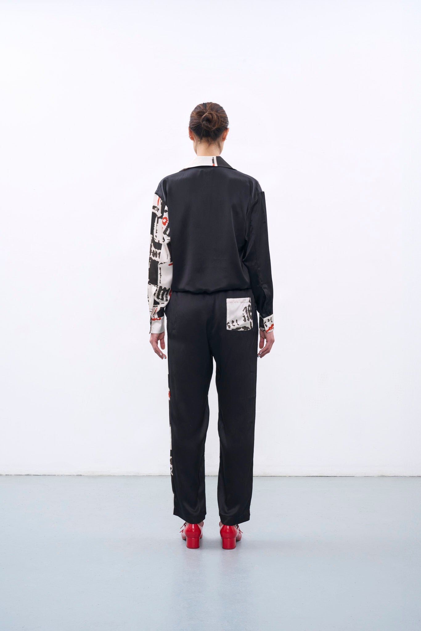 SUAVE BLACK SILK PANTS