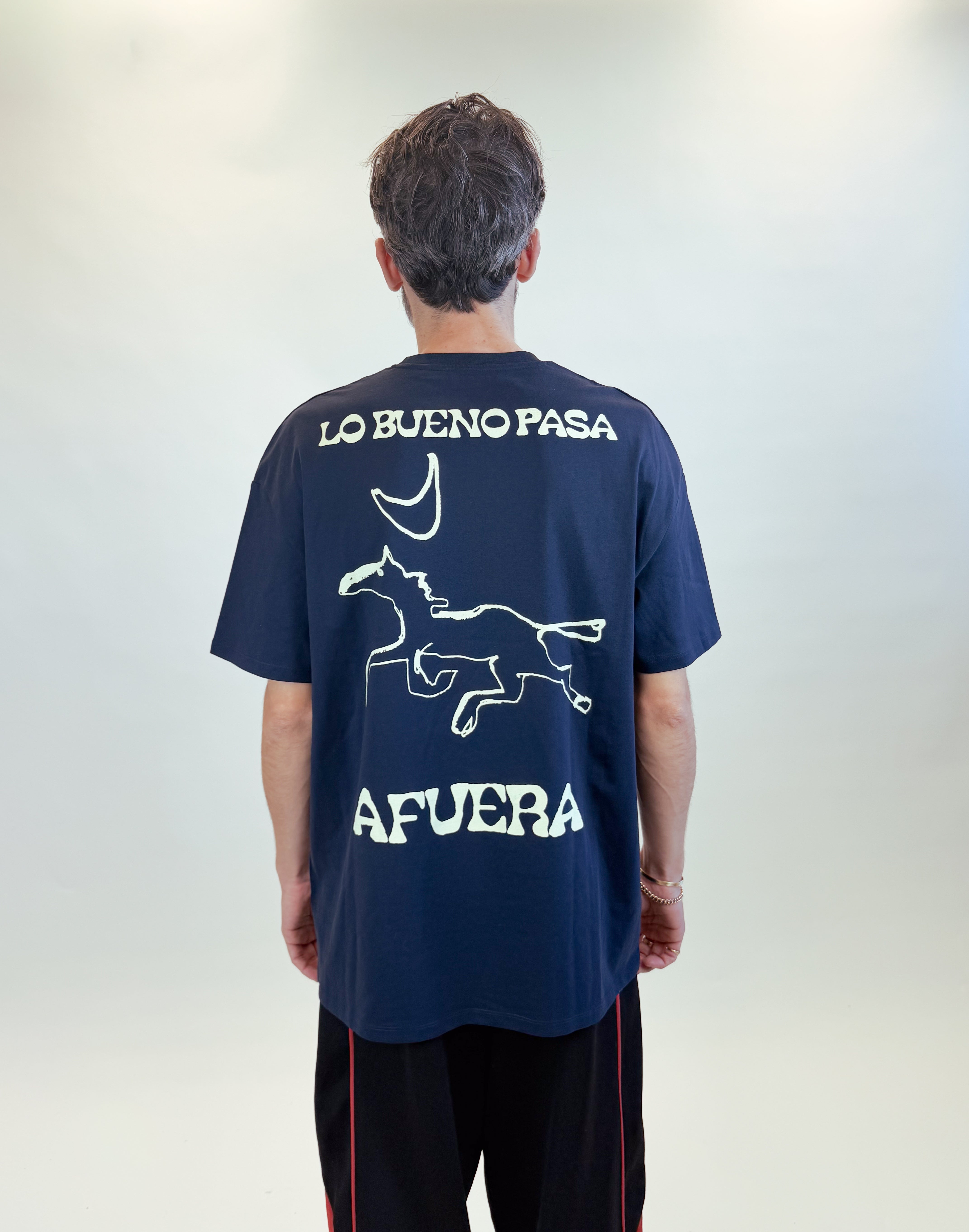 LO BUENO PASA AFUERA T-SHIRT NAVY
