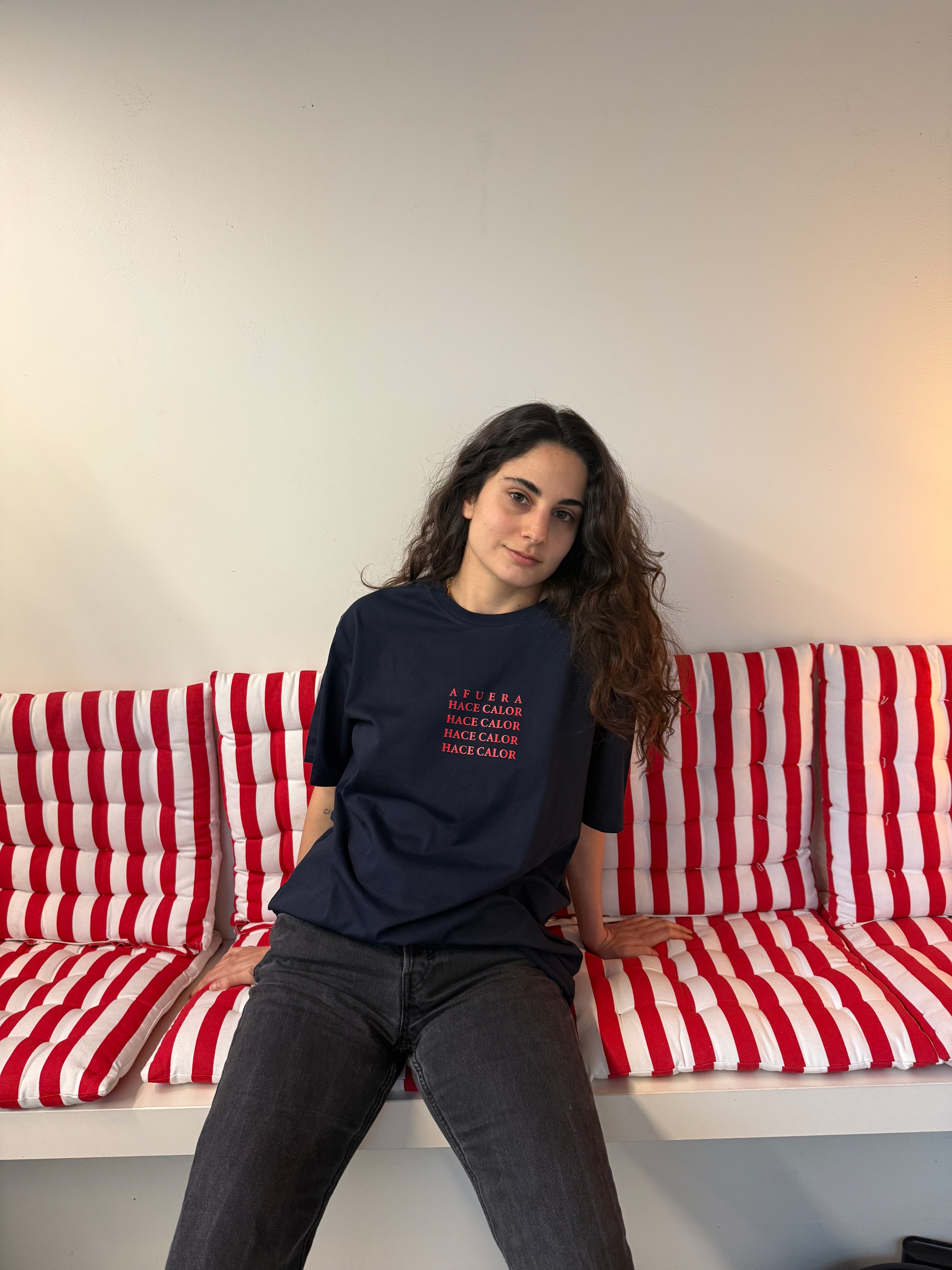 AFUERA HACE CALOR T-SHIRT NAVY