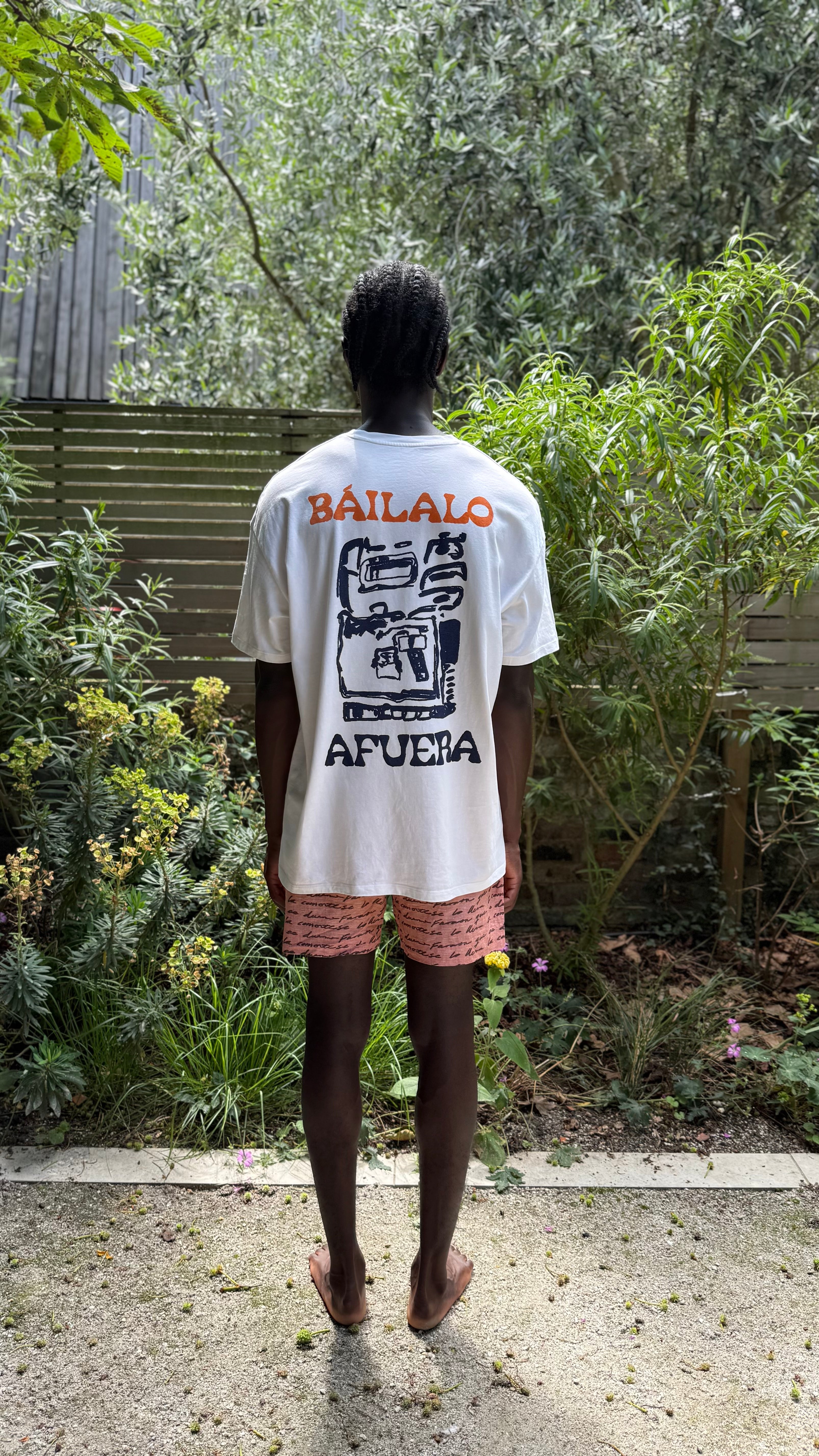 Báilalo Afuera T- Shirt